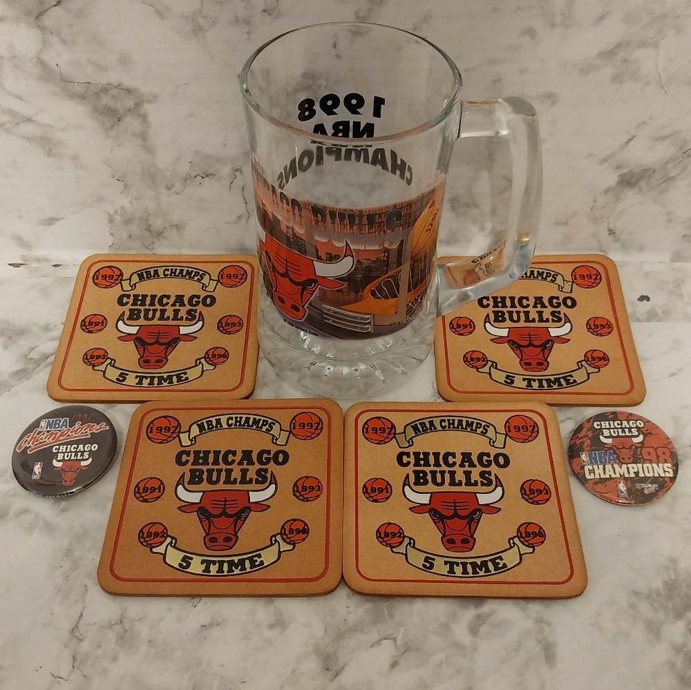 1997/1998 Chicago bulls coasters glass mug and 2 pins
